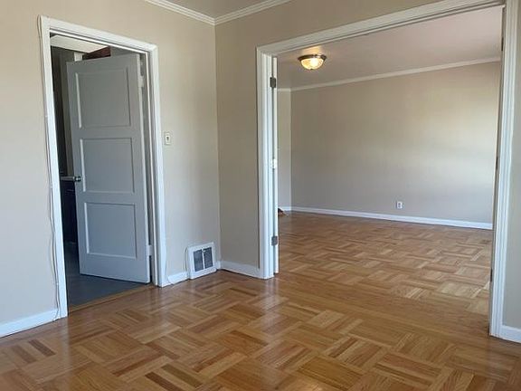 5th image of 1433 Judah St #1433