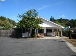 920 N 8th St, Lakeside, OR 97449