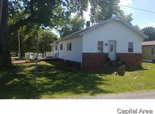 146 E Spruce St, Virden, IL 62690
