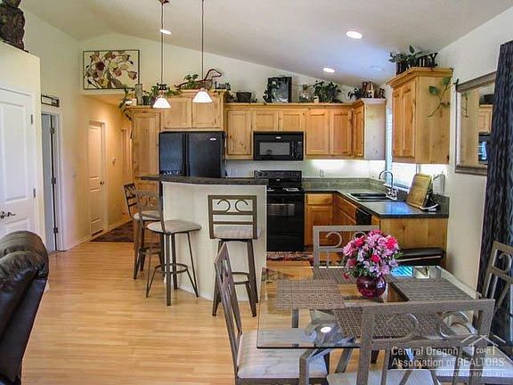 5th image of 52312 Elderberry Ln