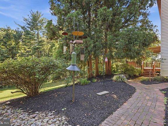 2nd image of 2580 Springhill Cir