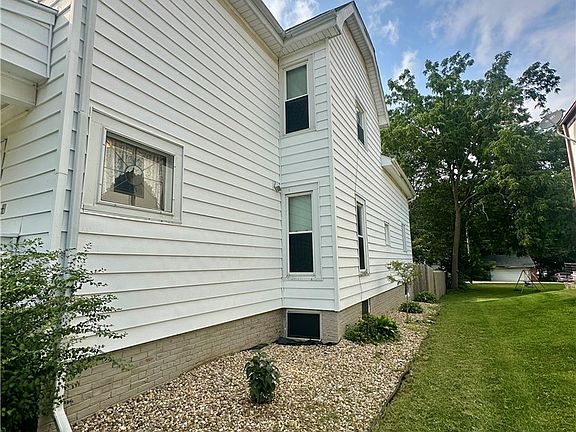 3rd image of 618 E Honeywell Ave