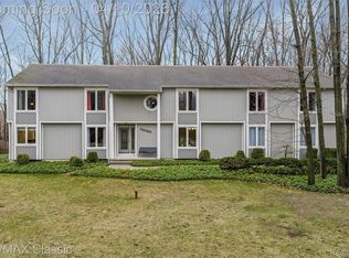 28085 Marcellus Dr, South Lyon, MI