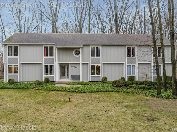 28085 Marcellus Dr, South Lyon, MI 48178