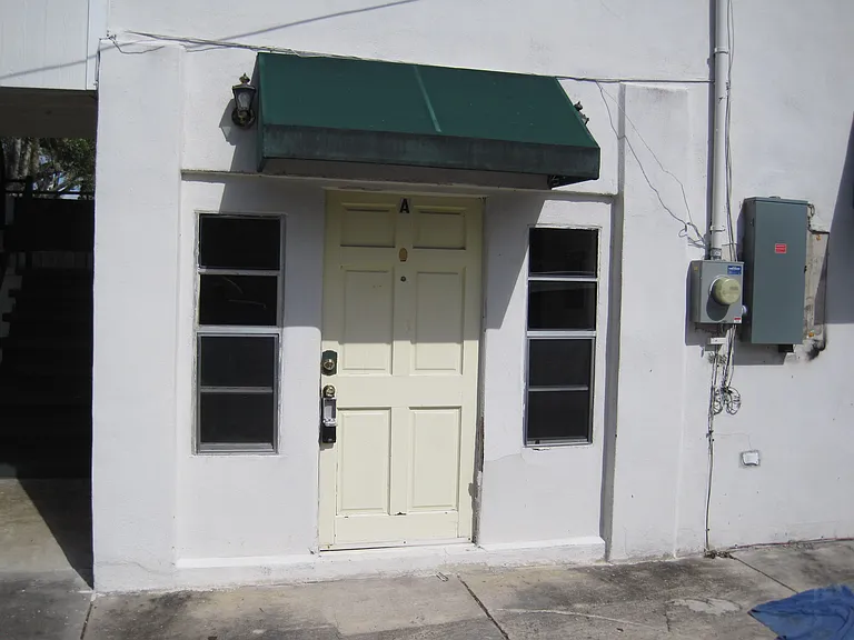 1425 1/2 E Concord St — Photo 6