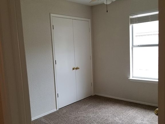 4th image of 2721 Star Ave