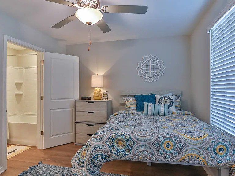 742 Upstate Campus Dr — Photo 41