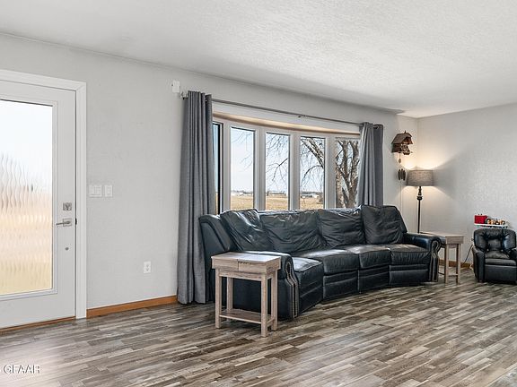 2nd image of 306 6th St E