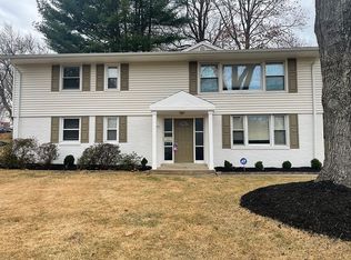 1109 Hillcrest Dr SW, Vienna, VA 22180