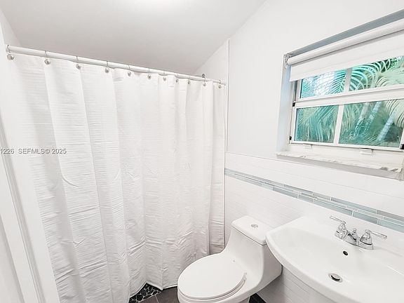 5th image of 3685 SW 1st Ave