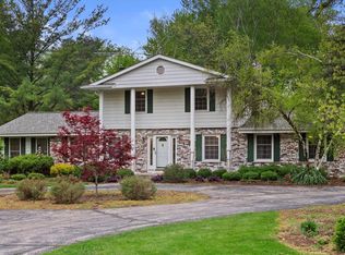 W225S5755 Guthrie Rd, Waukesha, WI 53189