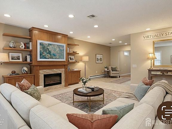 5th image of 362 Union Dr #C