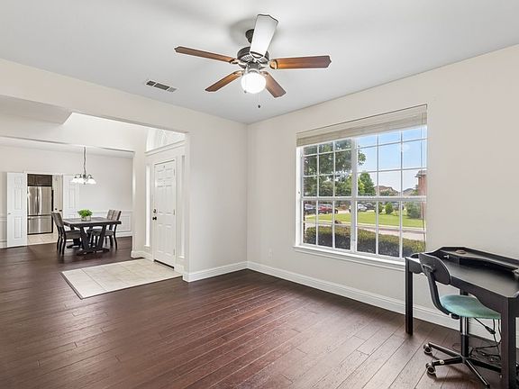 3rd image of 213 Chaparral Dr