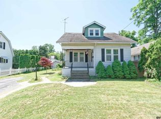 8 Mohawk Ave, Rensselaer, NY 12144