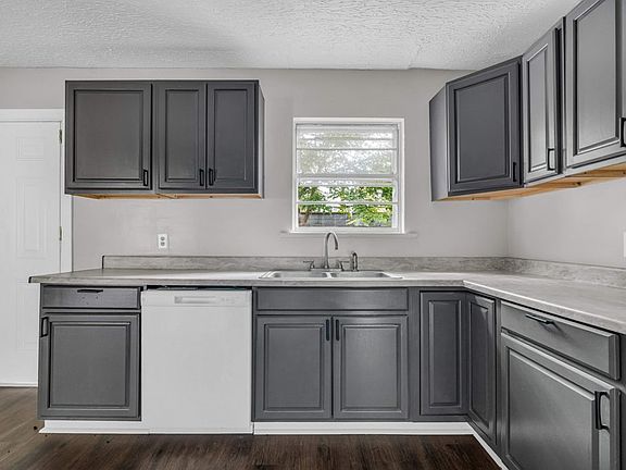 2nd image of 487 E Jordan Ave