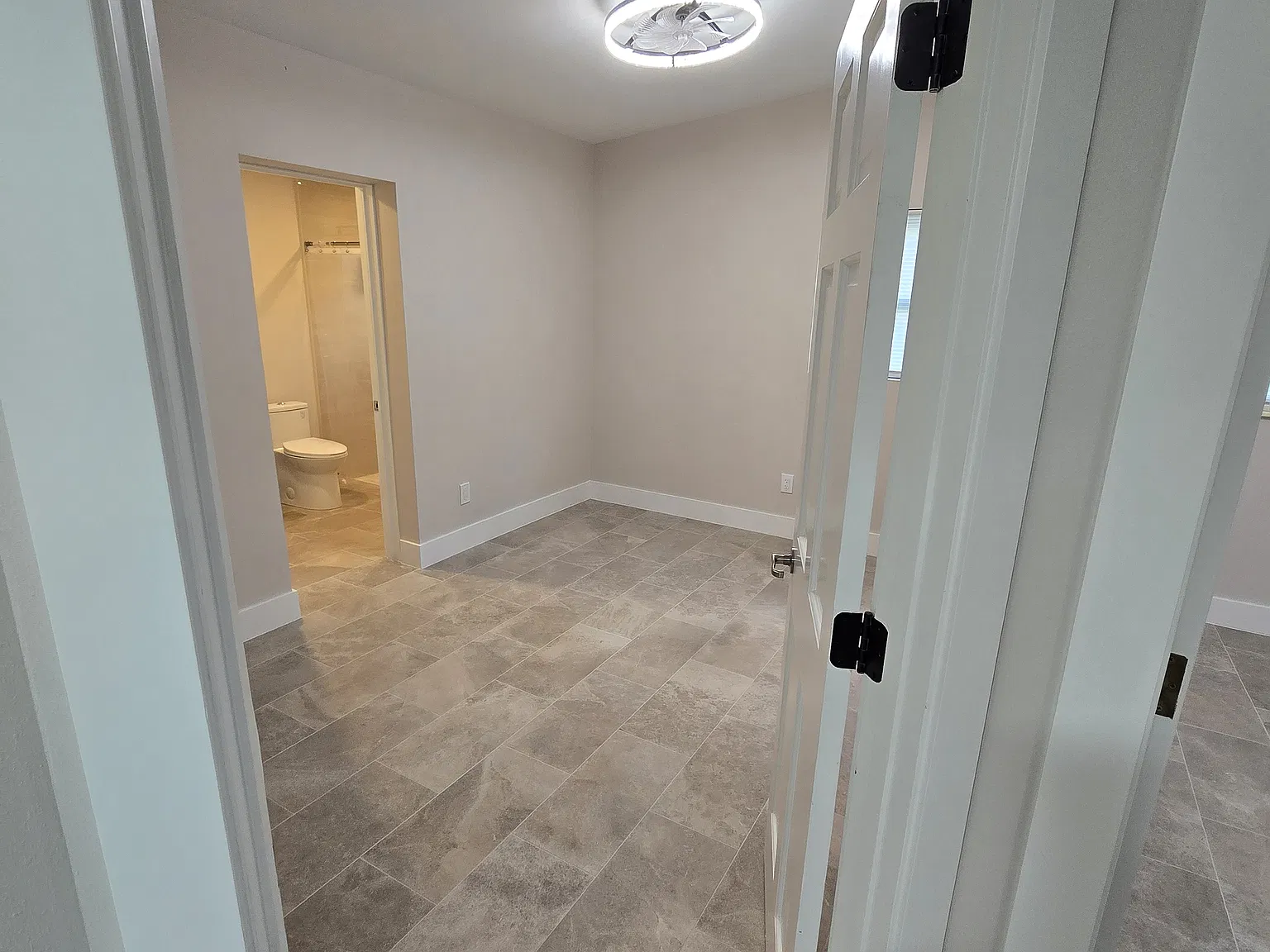 3 bed, 1079 sqft, $2,200 — Photo 4