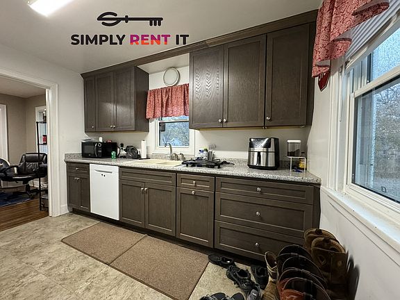 4th image of 502 Hayward Ave