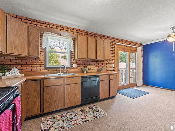 5th image of 3126 W 65th St