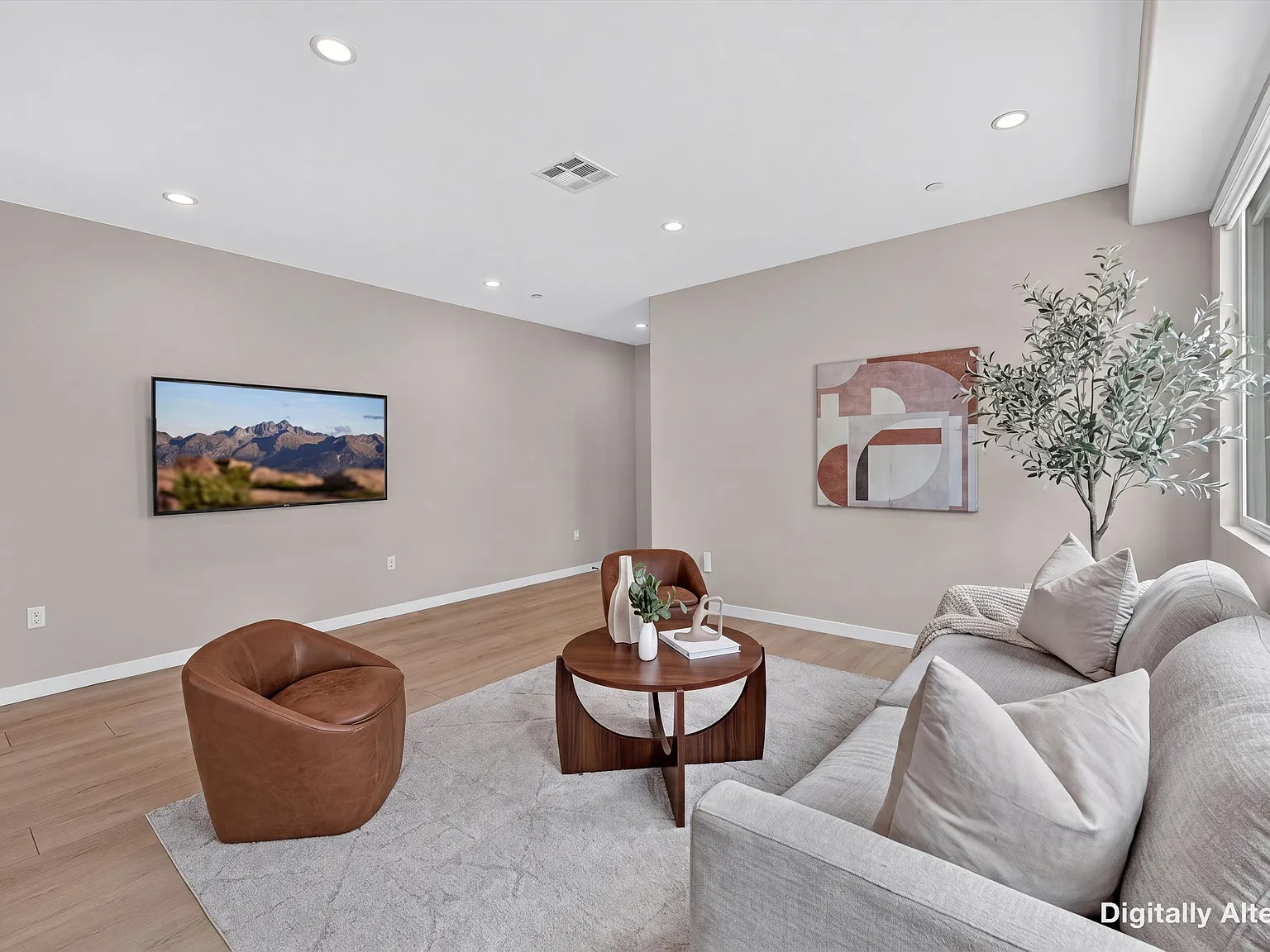 4 bed, 2017 sqft, $3,900 — Photo 4