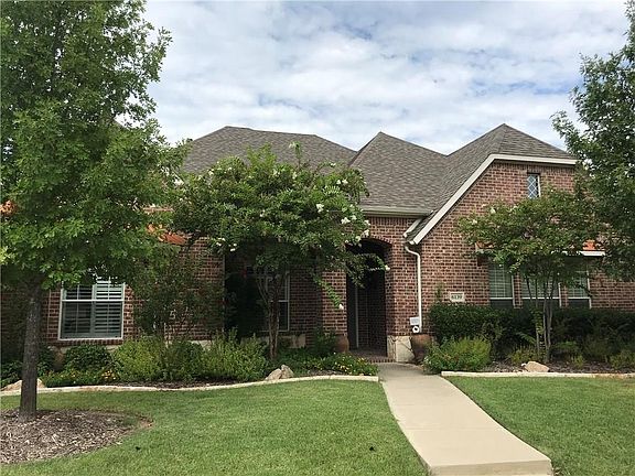 3rd image of 6139 Larkspur Ln