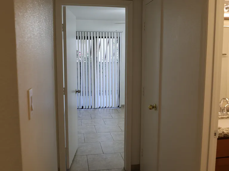 700 W 14th St — Photo 22