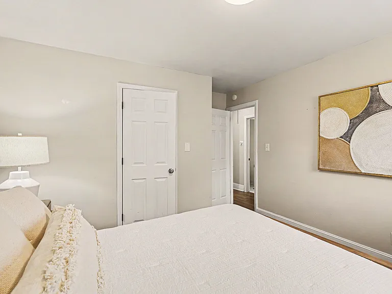 3430 Meredith Ave — Photo 14