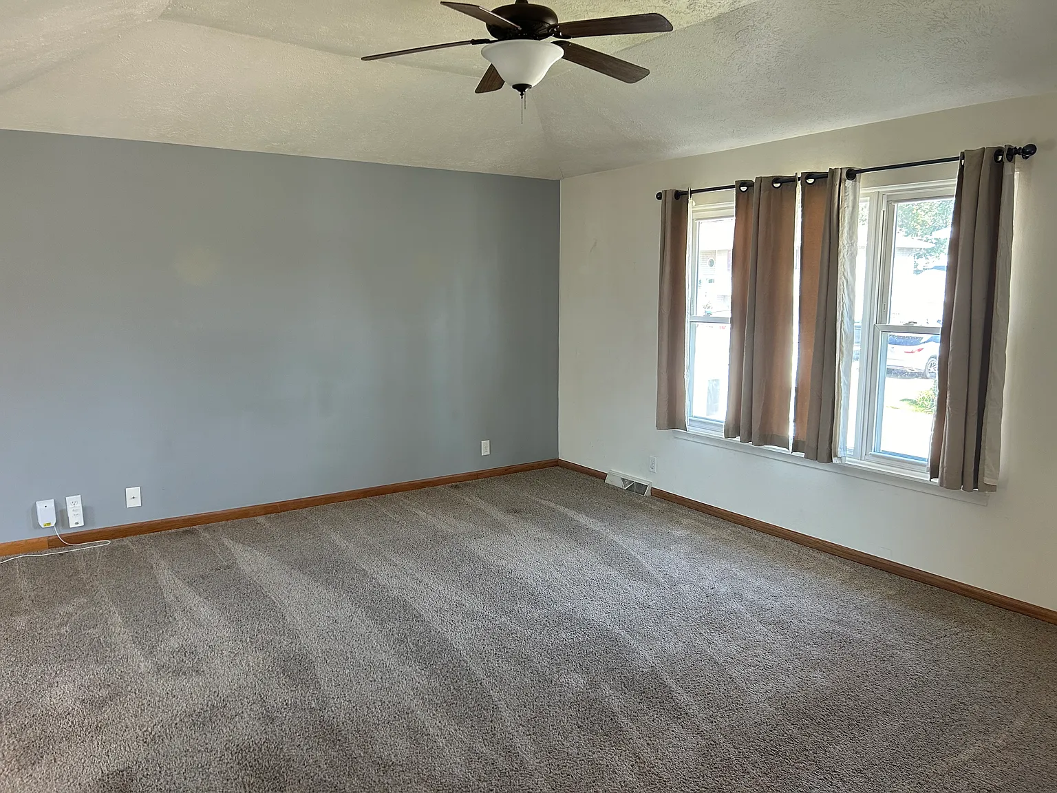3 bed, 1.5 bath, 1602 sqft, $2,000 — Photo 4