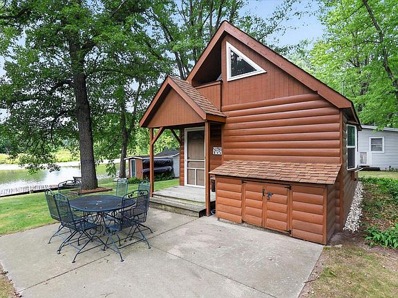 3rd image of W1049 Cottage Rd