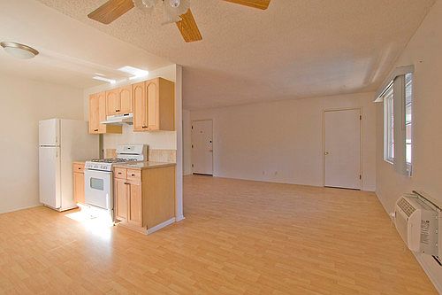 2nd image of 407 E Oak St APT H