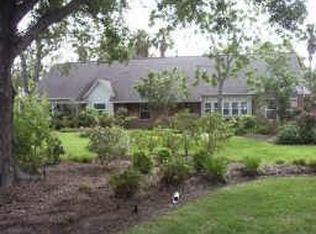 18 Ellis Rd, League City, TX 77573