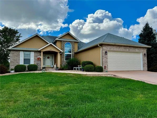 2644 Pipers Ct, Shiloh, IL 62221