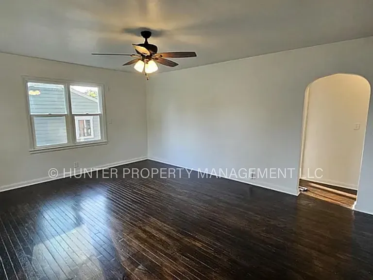 604 W Park St — Photo 3