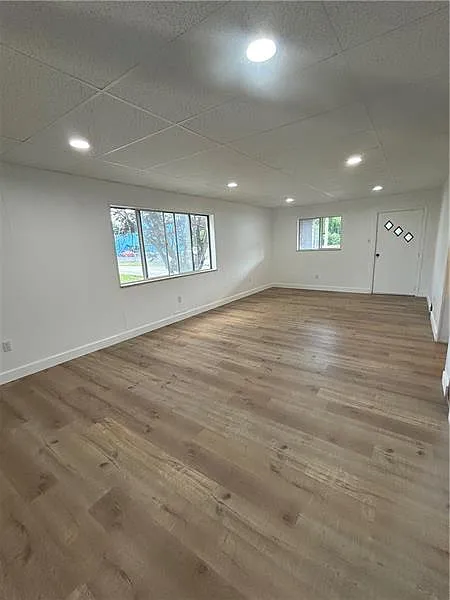 3 bed, 1000 sqft, $1,500 — Photo 3