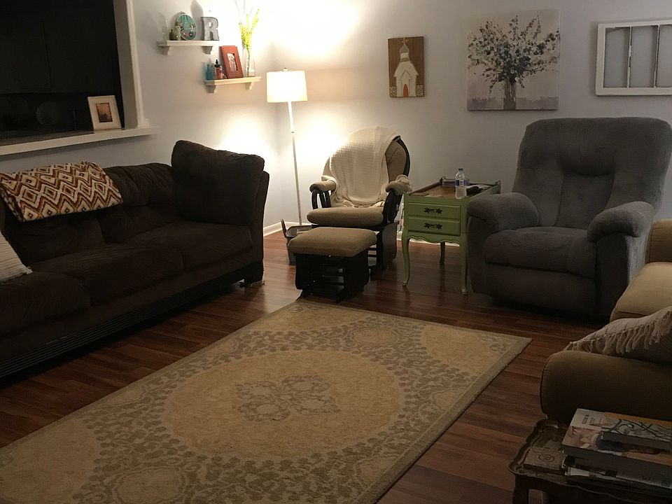 2nd image of 105 W 9th St
