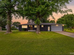 328 S Windmill St, Marine, IL 62061