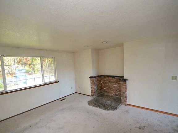 3rd image of 2321 W 14th St