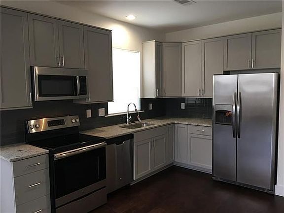 4th image of 2622 Marais St