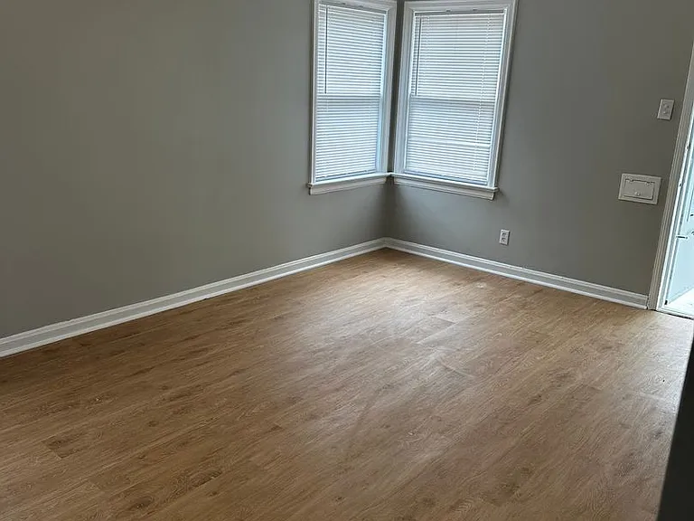 440 N Indiana Ave — Photo 3