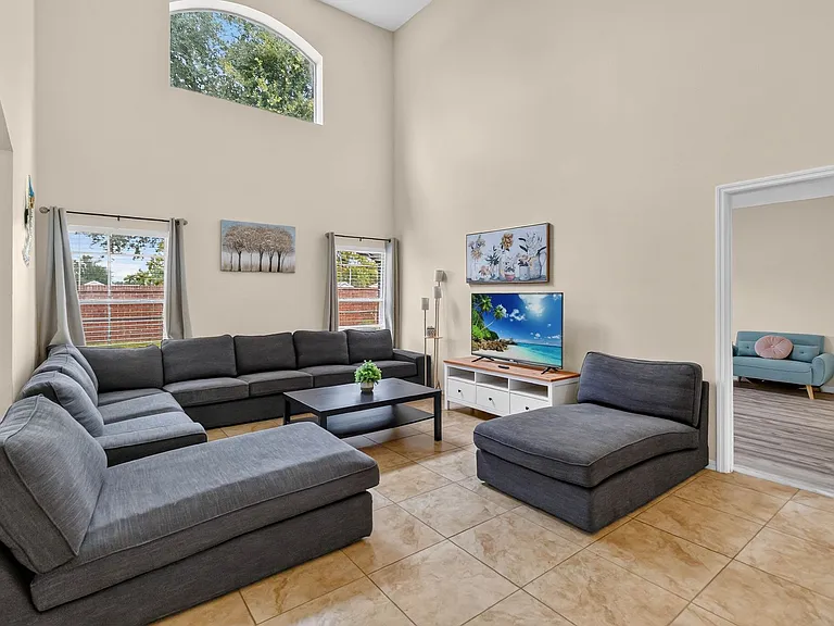 1550 Casterton Cir — Photo 5