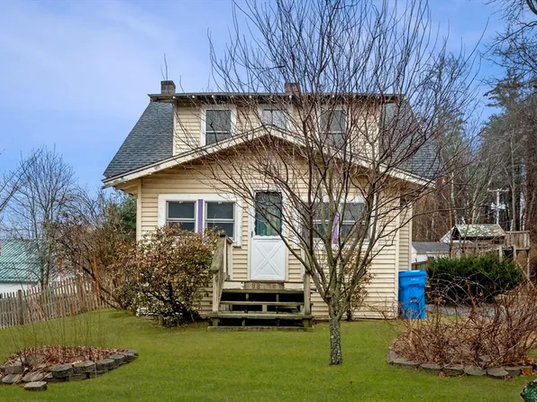 88 W Main St, Merrimac, MA 01860