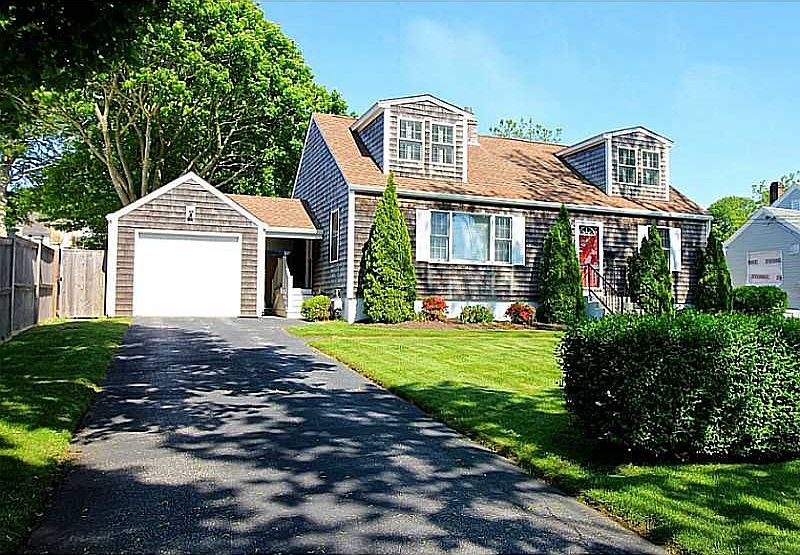 412 Wolcott Ave, Middletown, RI 02842 Zillow