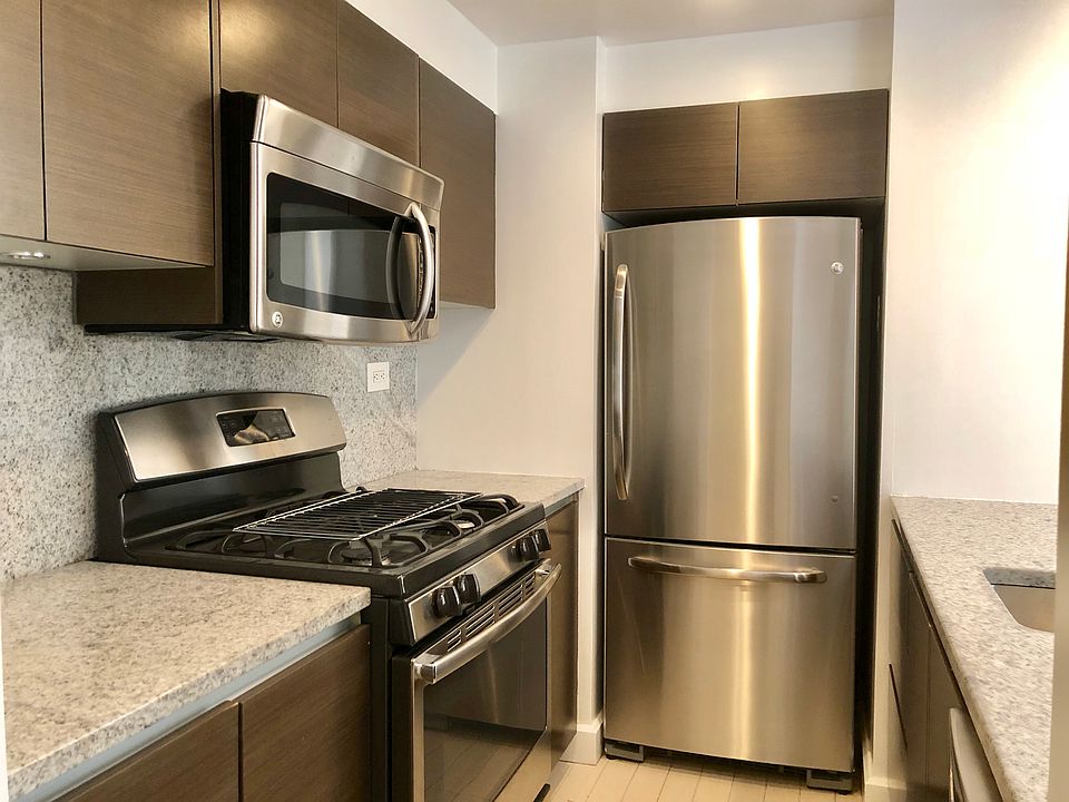 1st image of 360 E 65th St APT 15D