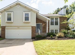2508 Maple Crossing Dr, Ballwin, MO