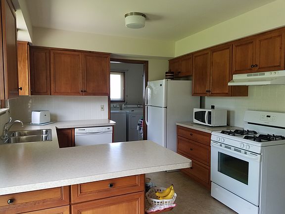 5th image of 16361 Dort St