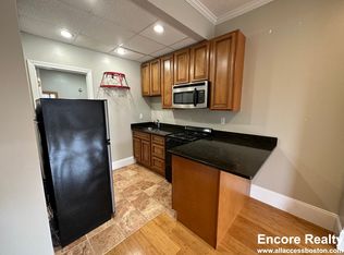 250 Newbury St #4G, Boston, MA 02116