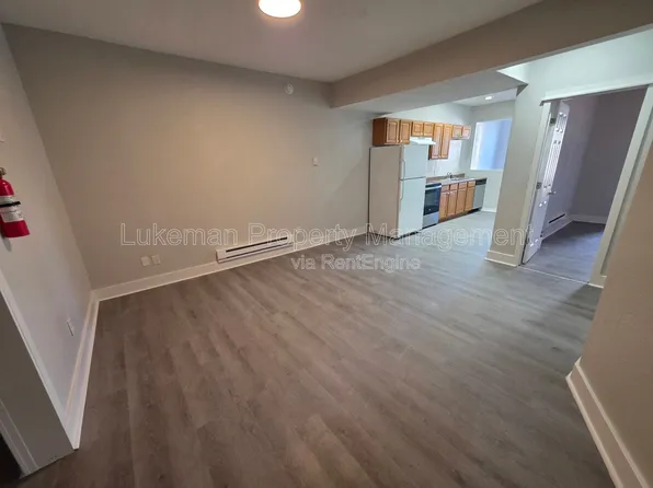 1338 Portage Rd, Kalamazoo, MI 49001