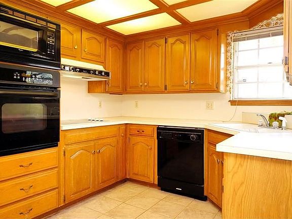 4th image of 11209 Westminster Ln