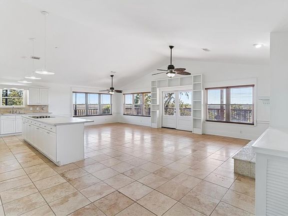5th image of 281 Marsh Breeze Ln