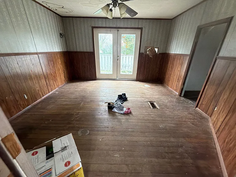 805 S Hickory St — Photo 5