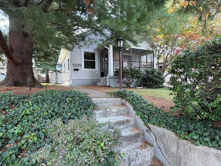 1325 Vance Ave — Photo 3